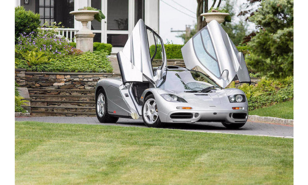 Първият McLaren F1 произведен за САЩ се продаде за $15 милиона